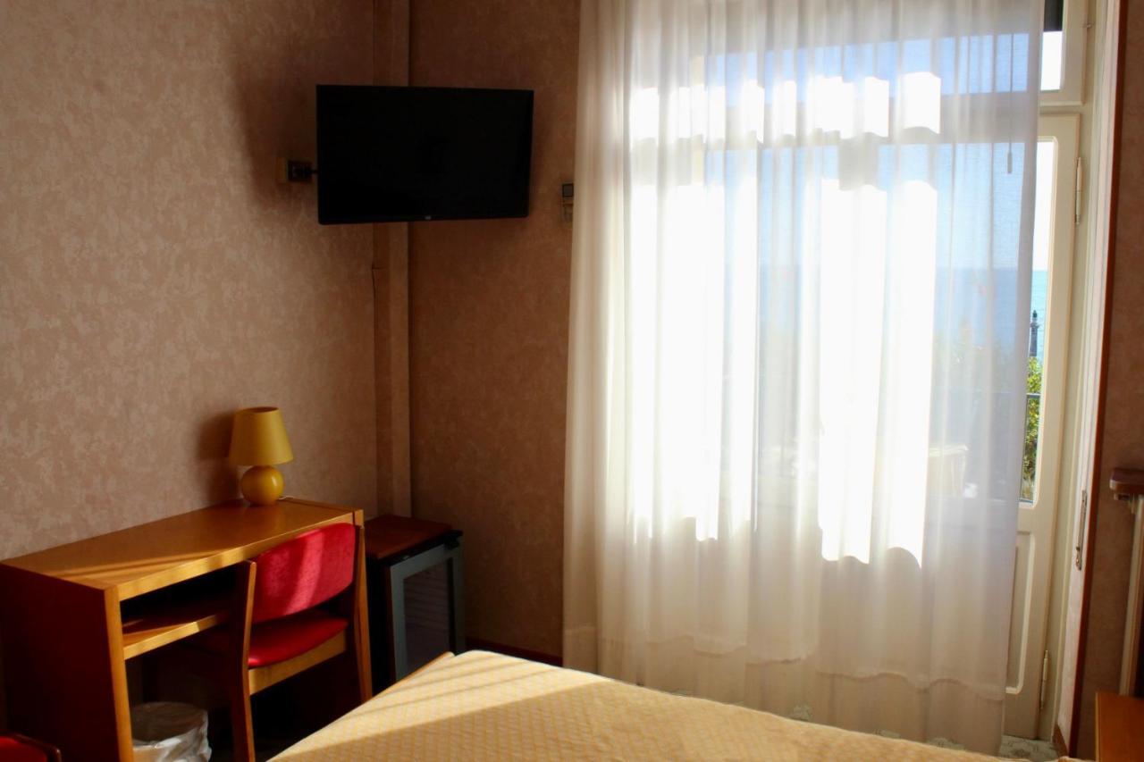 Hotel Tre Corone غارْدا المظهر الخارجي الصورة