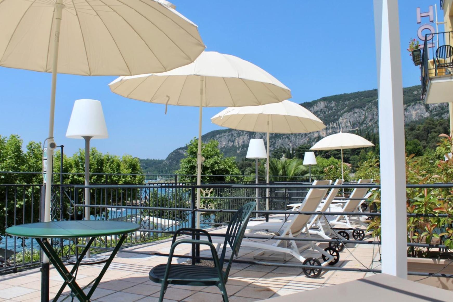 Hotel Tre Corone غارْدا المظهر الخارجي الصورة