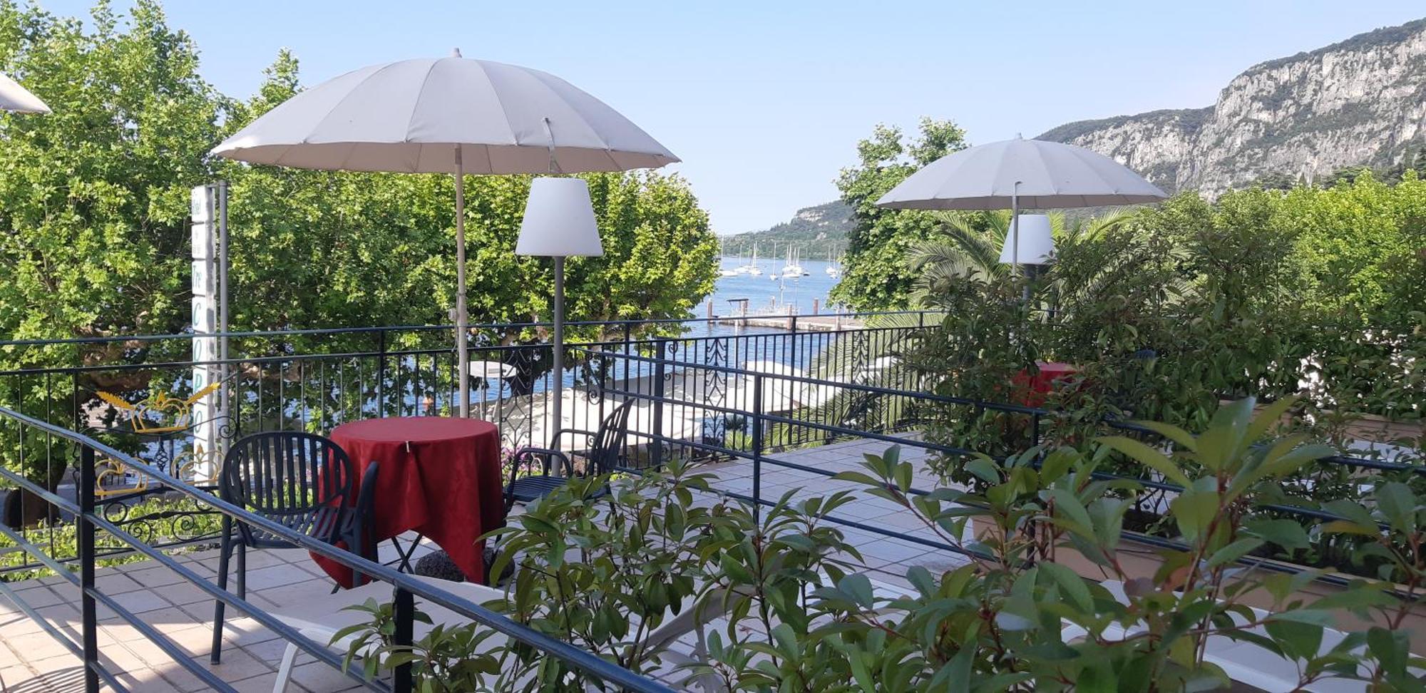 Hotel Tre Corone غارْدا المظهر الخارجي الصورة